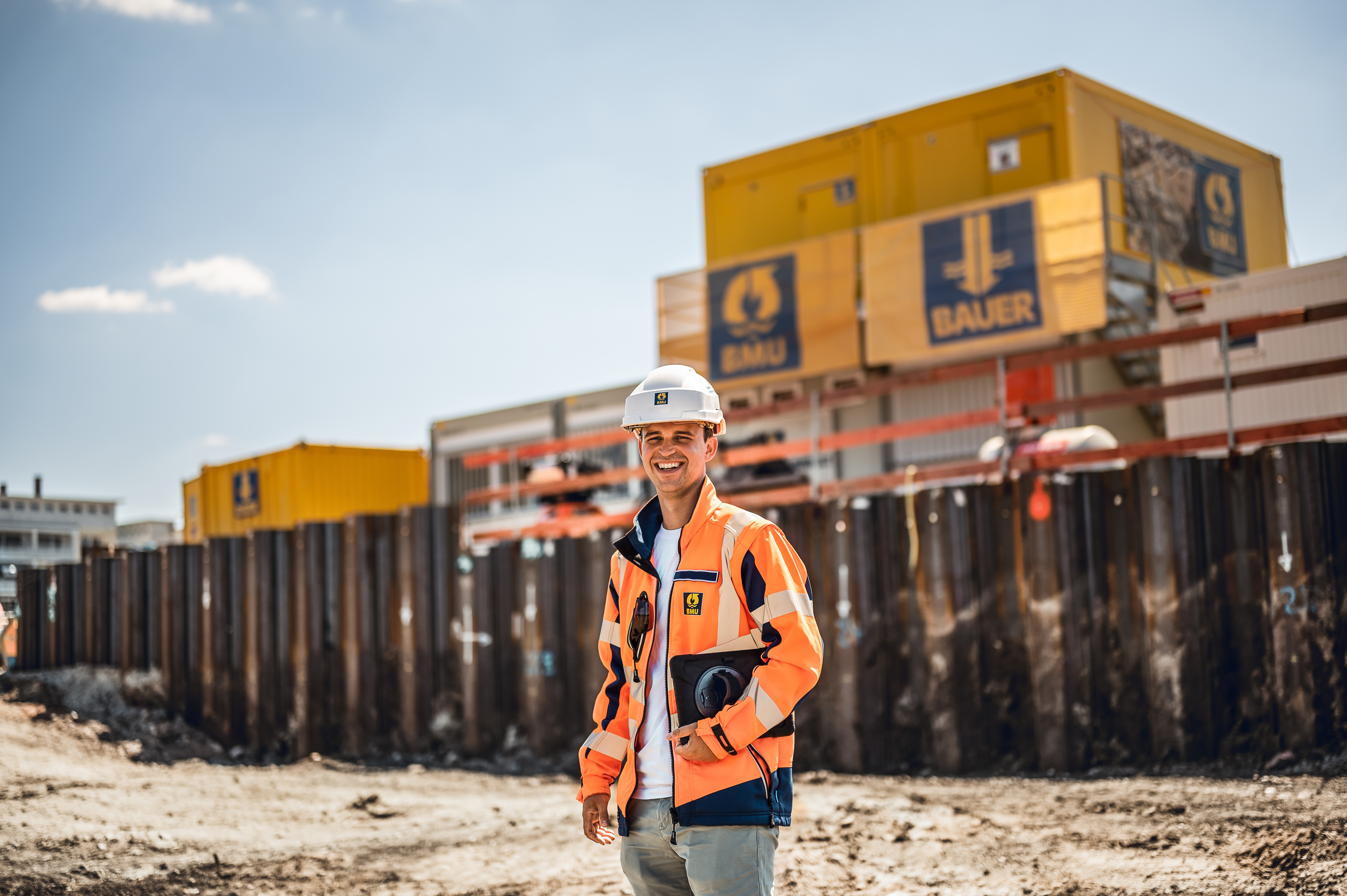 Baustellen Impressionen auf LinkedIn Kanal von Bauer Resources 