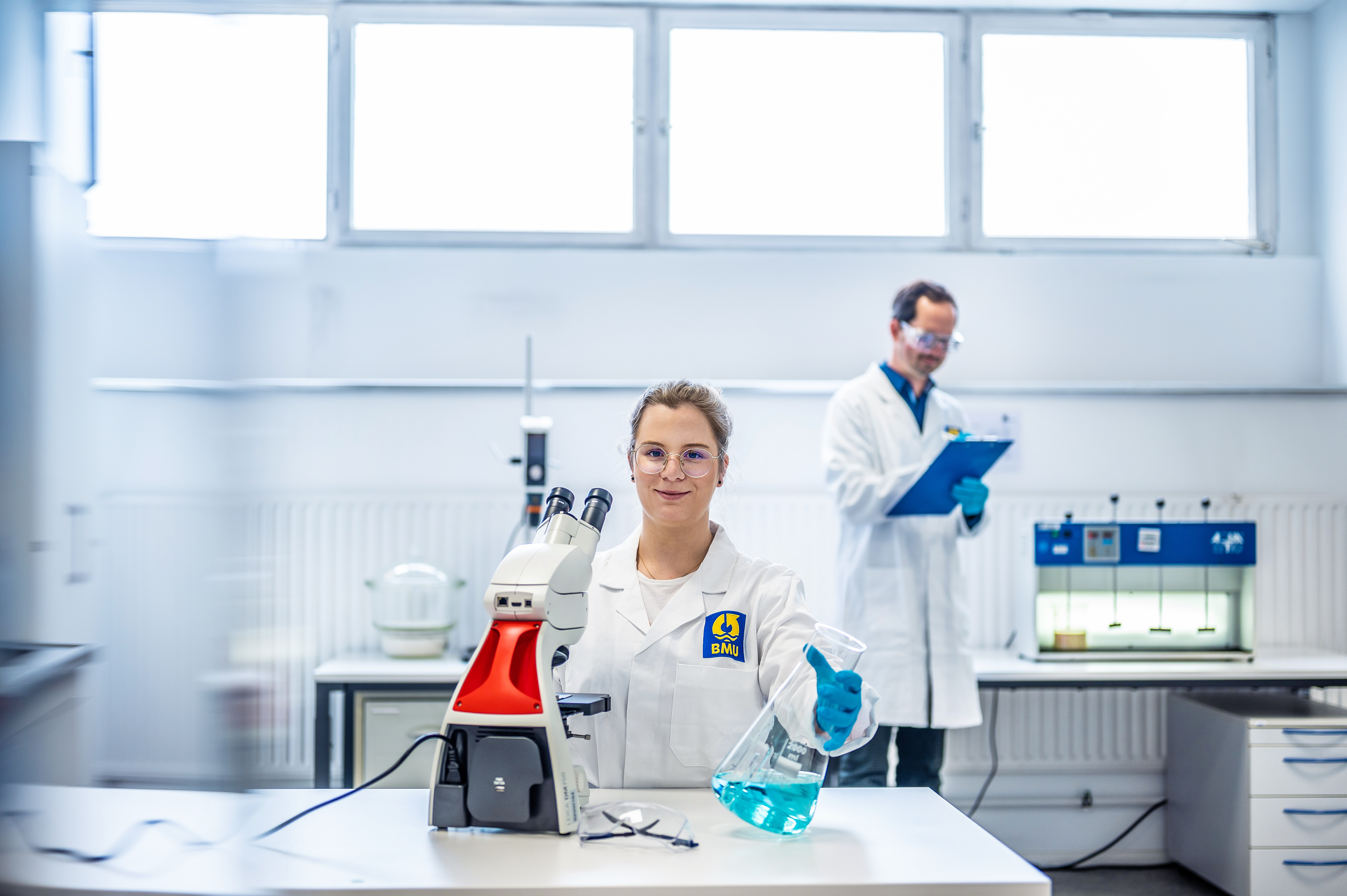 Technikum im Bodenreinigungszentrum Schrobenhausen züchtet Bakterien für Bodenaufbereitung  