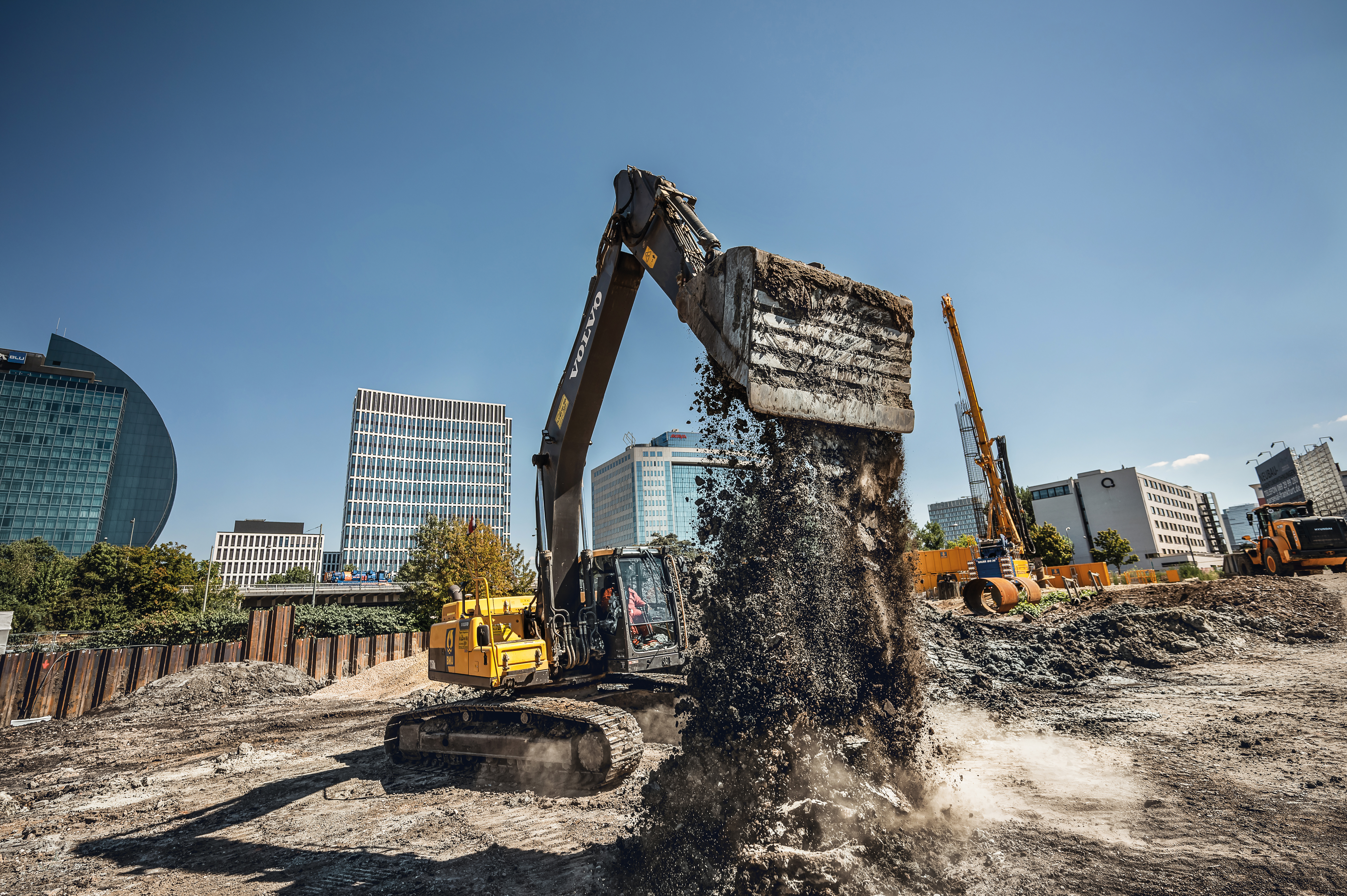 Baugrubenerstellung auf Militärgelände in Frankfurt durch Bauer Resources