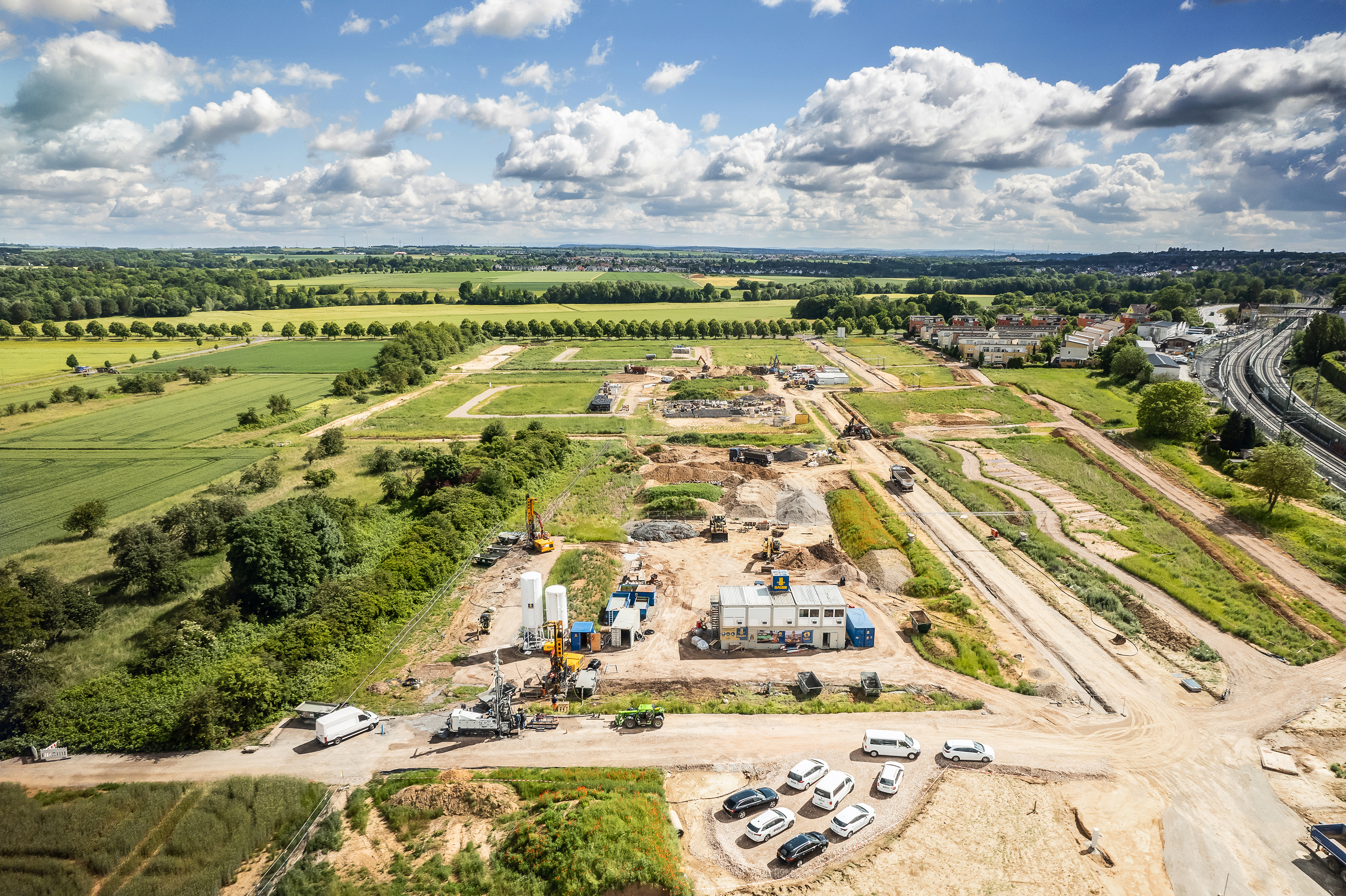 Bauer Resources constructed a huge geothermal probe plant for a climate protection district in Hilgenfeld, Frankfurt.