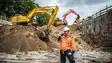 Site Manager Friedrich Leifheit manages excavation pit construction on former Pelikan grounds in Hannover