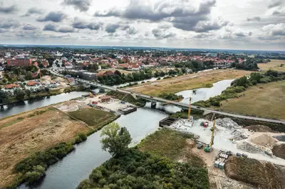 Die Allerbrücke bei Verden entspricht nicht mehr den Anforderungen an ein Brückenbauwerk und wird durch einen Neubau ersetzt.