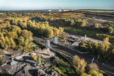 Gründung einer Fußgängerbrücke für internationale Gartenausstellung Dortmund durch Spesa Spezialbu und Sanierung