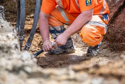  A total of 24 geothermal probes and 1.3 km of pipeline were installed for the Regensburg University campus